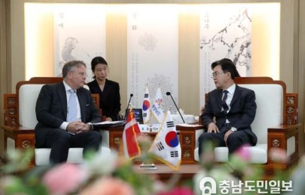 김태흠 충남도지사, 주한 덴마크 대사 내정자와 탄소중립 논의