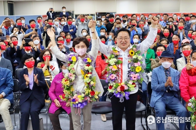 이장우 대전시장 당선인과 배우자 김세원 씨