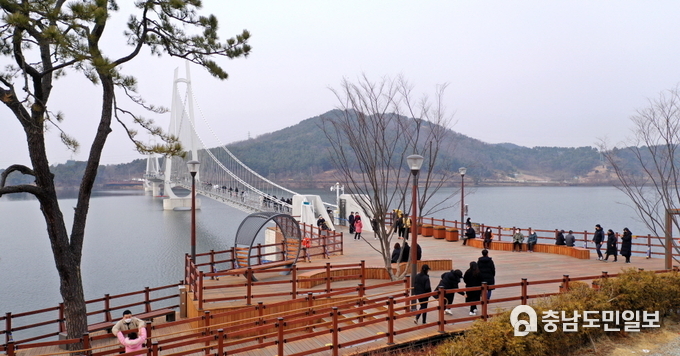 사진= 수변 테크길(논산시 제공)