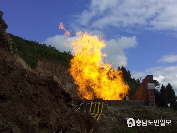 Sinopec Announces a Key Breakthrough of Project Deep Earth-Sichuan and Chongqing Natural Gas Base, Phase-I of the Bazhong Gas Field in China Adds 30.55 Billion Cubic Meters of Proven Geological Reserves. Sinopec Announces a Key Breakthrough of Project Deep Earth-Sichuan and Chongqing Natural Gas Base, Phase-I of the Bazhong Gas Field in China Adds 30.55 Billion Cubic Meters of Proven Geological Reserves.