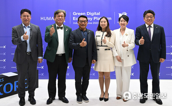 Professor Nam-Joon Cho, Dr Kim Sang-Hyup, Dr Moeldoko, Dr Soonmin Bae, Dr. Yuhyun Park, CEO Choi Jin-Young Professor Nam-Joon Cho, Dr Kim Sang-Hyup, Dr Moeldoko, Dr Soonmin Bae, Dr. Yuhyun Park, CEO Choi Jin-Young