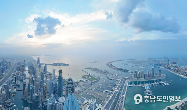 Views from the iconic Pentominium development, poised to be the tallest residential tower in the world. Views from the iconic Pentominium development, poised to be the tallest residential tower in the world.