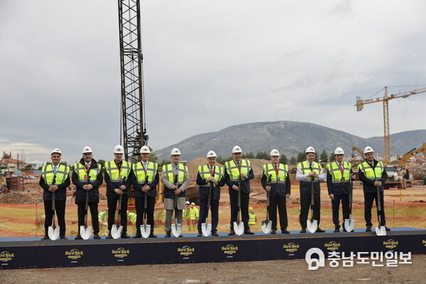 Hard Rock International Chairman Jim Allen with Greek political dignitaries, key members from development partner Gek Terna and local dignitaries break ground in Athens for Hard Rock Hotel Athens, scheduled to open in 2027. Hard Rock International Chairman Jim Allen with Greek political dignitaries, key members from development partner Gek Terna and local dignitaries break ground in Athens for Hard Rock Hotel Athens, scheduled to open in 2027.