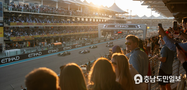 Tickets now on sale to enjoy the Abu Dhabi GP weekend with an exclusive early bird discount of up to 15% available for a limited time Tickets now on sale to enjoy the Abu Dhabi GP weekend with an exclusive early bird discount of up to 15% available for a limited time