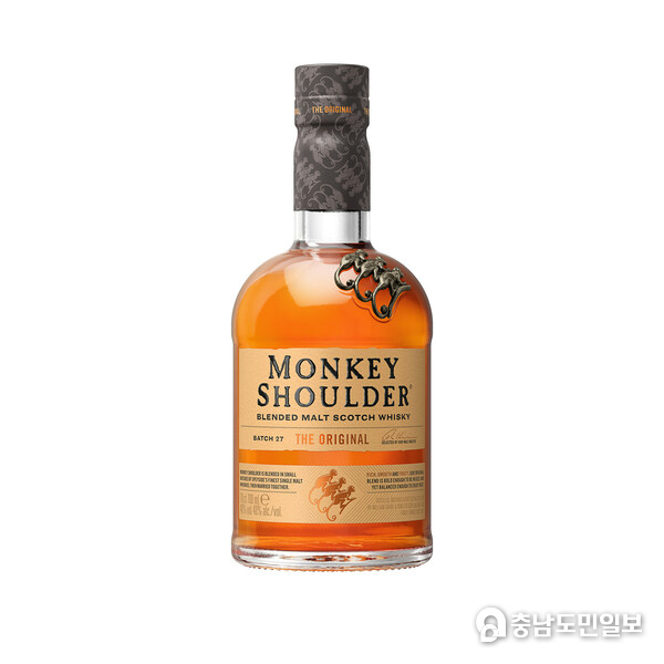 Everything remixed but the recipe: Award-winning* Monkey Shoulder whisky, the 100% malt whisky made for mixing, reveals a fresh new look and feel to its bottle, including a bold refresh of the label and a lighter bottle - up to 25%** in glass reduction. Everything remixed but the recipe: Award-winning* Monkey Shoulder whisky, the 100% malt whisky made for mixing, reveals a fresh new look and feel to its bottle, including a bold refresh of the label and a lighter bottle - up to 25%** in glass reduction.