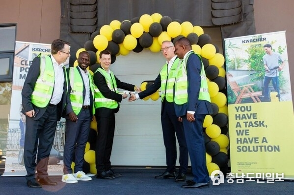 L-R: Axel Stolz, Regional President, Africa & India, Karcher; Richard Mumo, Managing Director Kenya & General Manager, East Africa, Karcher; Christian May, Deputy Chief Executive Officer & Chief Sales Officer, Karcher; Mr. Sebastian Groth, Ambassador of the Federal Republic of Germany to Kenya; and Joseph Nguyo, Senior Deputy Secretary, State Department for Investment Promotion during the official launch of Karcher’s local warehouse operations at Tatu City. L-R: Axel Stolz, Regional President, Africa & India, Karcher; Richard Mumo, Managing Director Kenya & General Manager, East Africa, Karcher; Christian May, Deputy Chief Executive Officer & Chief Sales Officer, Karcher; Mr. Sebastian Groth, Ambassador of the Federal Republic of Germany to Kenya; and Joseph Nguyo, Senior Deputy Secretary, State Department for Investment Promotion during the official launch of Karcher’s local warehouse operations at Tatu City.