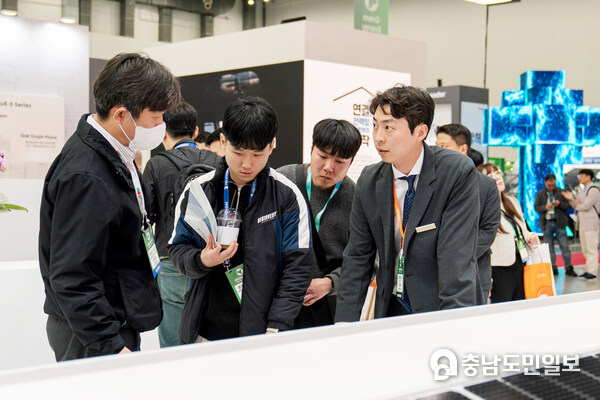 Audiences are visiting Sungrow booth