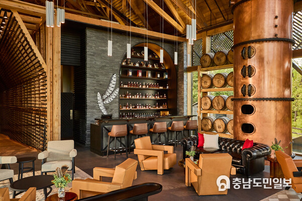 Wild Turkey Opens The Jimmy Russell Wild Turkey Experience, a Modernized Visitor Center Welcoming Bourbon Enthusiasts to Visit an American Icon Wild Turkey Opens The Jimmy Russell Wild Turkey Experience, a Modernized Visitor Center Welcoming Bourbon Enthusiasts to Visit an American Icon