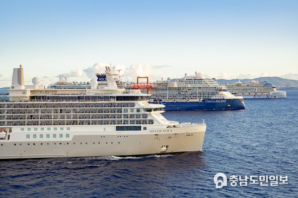 Royal Caribbean Group Introduces Industry-First Loyalty Status Match Program Across Its Brands – Royal Caribbean International, Celebrity Cruises and Silversea Royal Caribbean Group Introduces Industry-First Loyalty Status Match Program Across Its Brands – Royal Caribbean International, Celebrity Cruises and Silversea