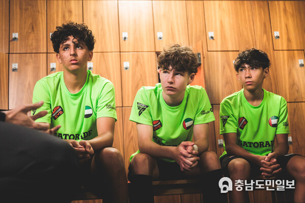 Gatorade has brought football legend Kaka to boost the confidence of the losing team from the 2024 Gatorade 5v5 Finals. Gatorade has brought football legend Kaka to boost the confidence of the losing team from the 2024 Gatorade 5v5 Finals.