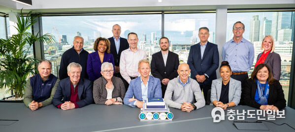 Members of the PRA Group Board of Directors and senior leaders gathered in London to commence the company’s milestone celebration of global expansion. Members of the PRA Group Board of Directors and senior leaders gathered in London to commence the company’s milestone celebration of global expansion.