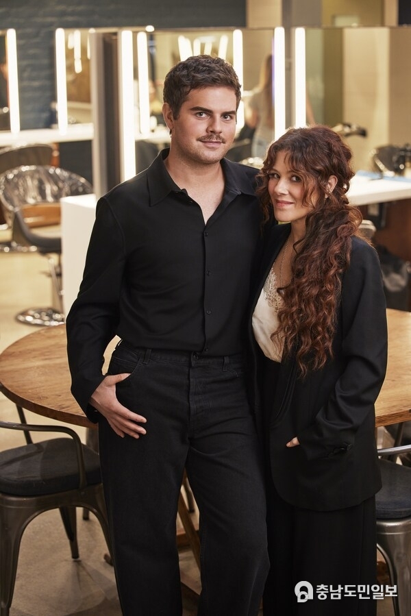 Jacob Schwartz, Schwarzkopf Professional U.S. Hair Color Trend Ambassador and Tracey Cunningham, Schwarzkopf Professional U.S. Creative Director of Color and Technique Jacob Schwartz, Schwarzkopf Professional U.S. Hair Color Trend Ambassador and Tracey Cunningham, Schwarzkopf Professional U.S. Creative Director of Color and Technique