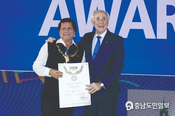 KIIT and KISS Founder Dr Achyuta Samanta being conferred the ‘Grand Cross Award’ by FIVB President Dr Ary Graca at the 39th FIVB World Congress in Porto, Portugal KIIT and KISS Founder Dr Achyuta Samanta being conferred the ‘Grand Cross Award’ by FIVB President Dr Ary Graca at the 39th FIVB World Congress in Porto, Portugal