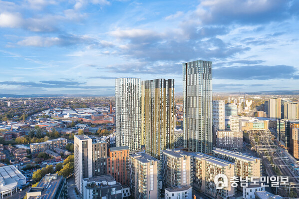Starlight Investments acquires 40-storey residential tower under development in Manchester's Greengate neighborhood (Development rendering). Starlight Investments acquires 40-storey residential tower under development in Manchester's Greengate neighborhood (Development rendering).
