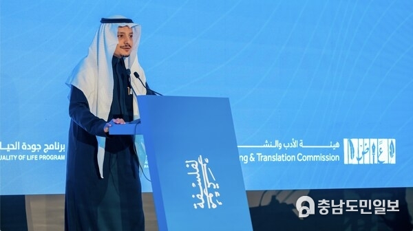 Mr. Khalid AlSameti, General Manager of the General Administration of Literature at the Literature, Publishing & Translation Commission Mr. Khalid AlSameti, General Manager of the General Administration of Literature at the Literature, Publishing & Translation Commission