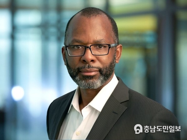 Foot Locker Chief Technology Officer Adrian Butler has been elected to the PRA Group Board of Directors, effective January 1, 2025. Foot Locker Chief Technology Officer Adrian Butler has been elected to the PRA Group Board of Directors, effective January 1, 2025.
