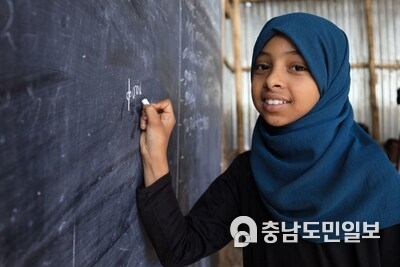 Out of the 234 million crisis-impacted children and adolescents identified in the report, 85 million (37%) are completely out of school. Out of the 234 million crisis-impacted children and adolescents identified in the report, 85 million (37%) are completely out of school.