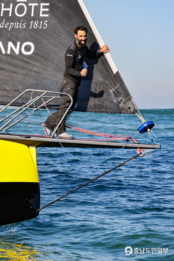 LES SABLES D’OLONNE, FRANCE - FEBRUARY 03, 2025 : Hublot skipper Alan Roura (SUI) is photographed after taking 18th place in the Vendee Globe, on February 03, 2025 in Les Sables d'Olonne, France - (Photo by Anne Beauge / Alea) LES SABLES D’OLONNE, FRANCE - FEBRUARY 03, 2025 : Hublot skipper Alan Roura (SUI) is photographed after taking 18th place in the Vendee Globe, on February 03, 2025 in Les Sables d'Olonne, France - (Photo by Anne Beauge / Alea)