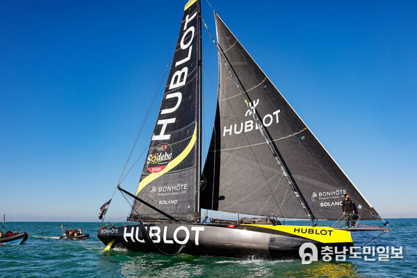 LES SABLES D’OLONNE, FRANCE - FEBRUARY 03, 2025 : Hublot skipper Alan Roura (SUI) is photographed after taking 18th place in the Vendee Globe, on February 03, 2025 in Les Sables d'Olonne, France - (Photo by Anne Beauge / Alea) LES SABLES D’OLONNE, FRANCE - FEBRUARY 03, 2025 : Hublot skipper Alan Roura (SUI) is photographed after taking 18th place in the Vendee Globe, on February 03, 2025 in Les Sables d'Olonne, France - (Photo by Anne Beauge / Alea)