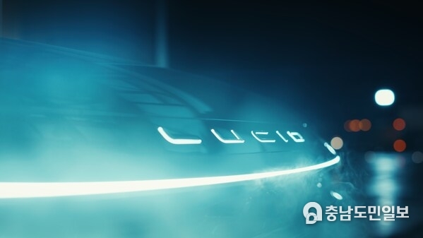 Lucid Gravity awakens as it is discovered at a remote government facility in Lucid’s latest creative campaign, “Driven.” Lucid Gravity awakens as it is discovered at a remote government facility in Lucid’s latest creative campaign, “Driven.”