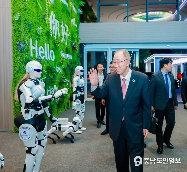 former UN Secretary-General Ban Ki-moon visited AiMOGA former UN Secretary-General Ban Ki-moon visited AiMOGA