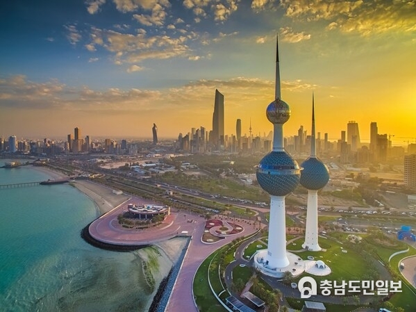 KUWAIT CITY SKYLINE KUWAIT CITY SKYLINE