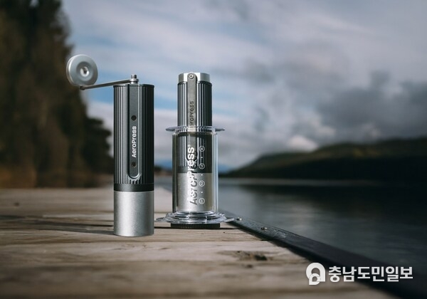 AeroPress Expands its Lineup with First-Ever Manual Coffee Grinder AeroPress Expands its Lineup with First-Ever Manual Coffee Grinder