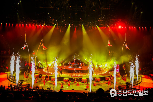 Wonderful program of the Chimelong show Wonderful program of the Chimelong show