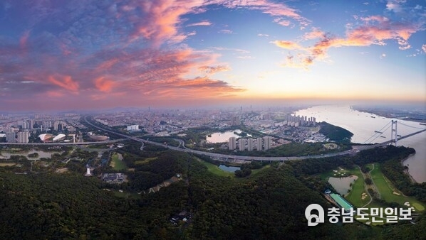 A view of Jiangyin City A view of Jiangyin City