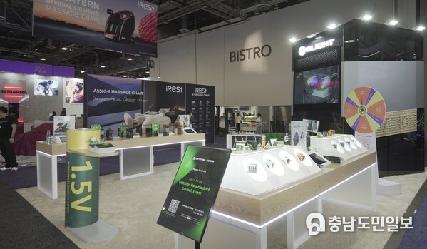 Olight CES Booth Olight CES Booth