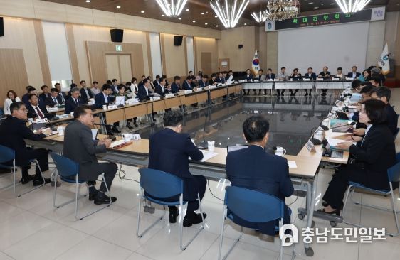 김영환 충북지사, “중부내륙특별법 개정에 집중하라”