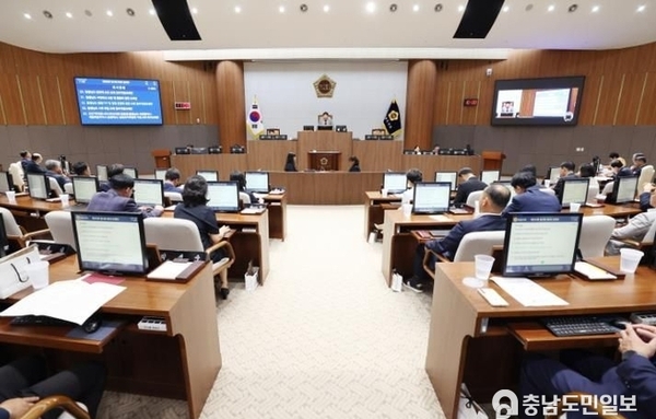 충남도의회 제359회 정례회 2024회계연도 결산 등 처리
