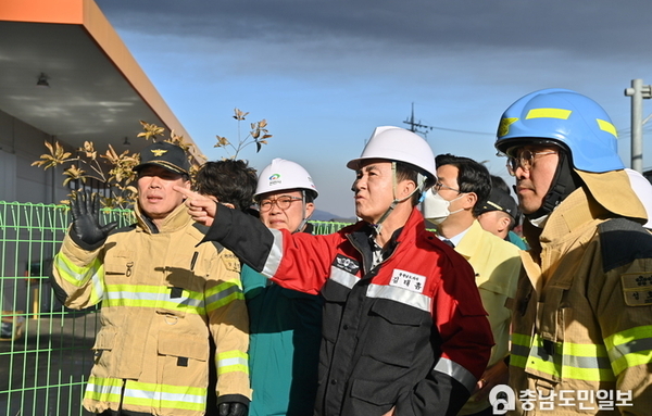 김태흠 지사, 물류센터 화재 진압 현장 점검