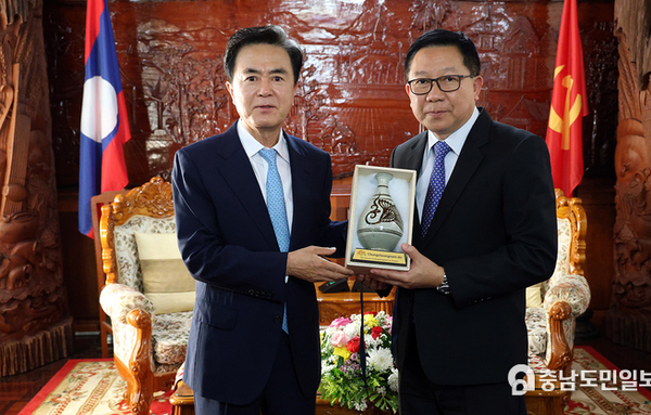 충남도, 김태흠 지사, 라오스 농업환경부 장관 접견…공무원 초청 등 협력 강화 제안