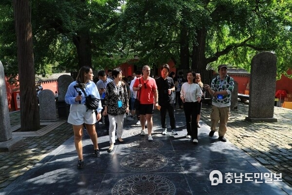 International media journalists are visiting Shaolin Temple on September 15th