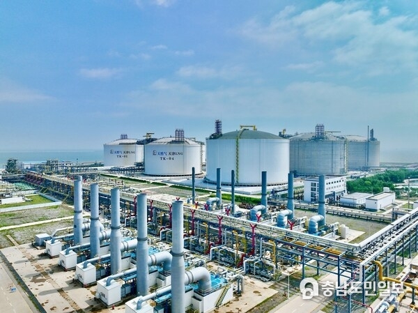 China’s Largest LNG Storage Tank of 270,000 Cubic Meters Now in Operation.