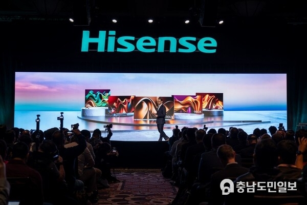David Gold, President of Hisense Americas delivering "Global Vision, Display-Scenarios" speech at CES 2024.