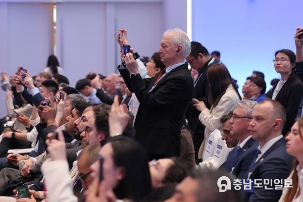 The ZGC Forum attracts a great number of overseas attendants. Photo by Wang Zhuangfei / China Daily