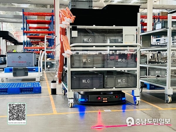 BYD 공장은ForwardX Robotics의Max AMR을 도입하였습니다.