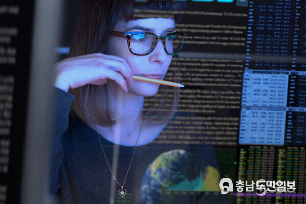 SAS surveyed 1,600 global decision makers about their plans to invest in and implement GenAI. They’re enthusiastic about the technology, but they face a number of obstacles from business strategy to data security and governance.