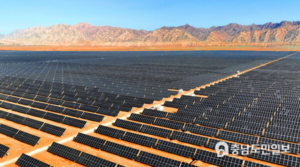 China's first megaton carbon capture, utilization and storage (CCUS) project, the Qilu-Shengli Oilfield CCUS, designed to reduce carbon emission by 1 million tons per year, the equivalent of planting nearly 9 million trees and shutting down 600,000 economy cars.