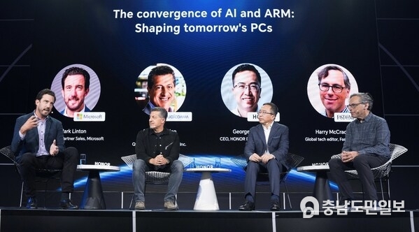 HONOR Redefines Mobile AI Solutions with PC powered by Snapdragon, on-device AI Agent and AI Deepfake Detection at IFA 2024