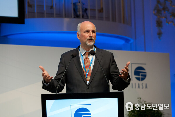 2024 Yidan Prize for Education Research Laureate, Professor Wolfgang Lutz
