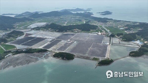 The power plant operated by Peak Energy, Haesolar (100MW), is located in Sinan, Jeollanam-do, and is a solar power facility that began commercial operation in October 2022.