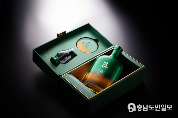 KAVALAN 15th Anniversary Single Malt Whisky-Ex-bourbon