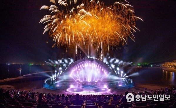 Kiss of the Sea Firework show