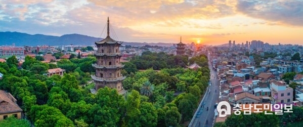 Aerial photo shows the view of Quanzhou City, east China's Fujian Province.