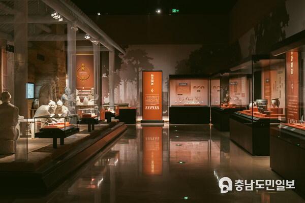 The Taosi Site Museum, which opened to the public on Nov 11,  showcases a civilization dating back to 3,900 to 4,300 years ago.