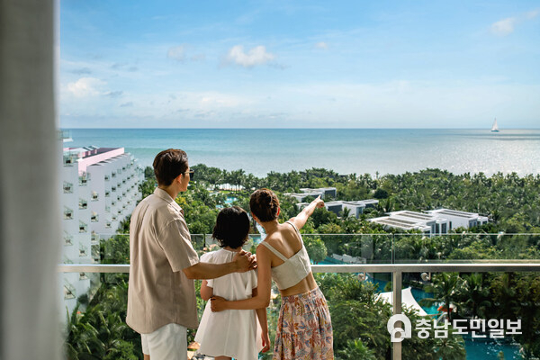 Premier Residences Phu Quoc Emerald Bay - Ocean view from balcony