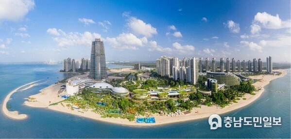 Aerial view of Forest City Island 1
